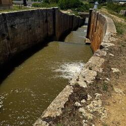 Crossing the locks as we enter Fromista