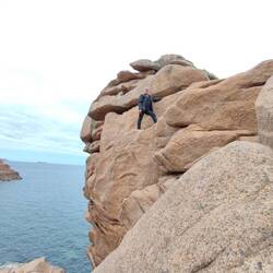 Kleine Kletterei auf dem rosa Granit