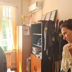 at the ovir office. hannahs face says it all.