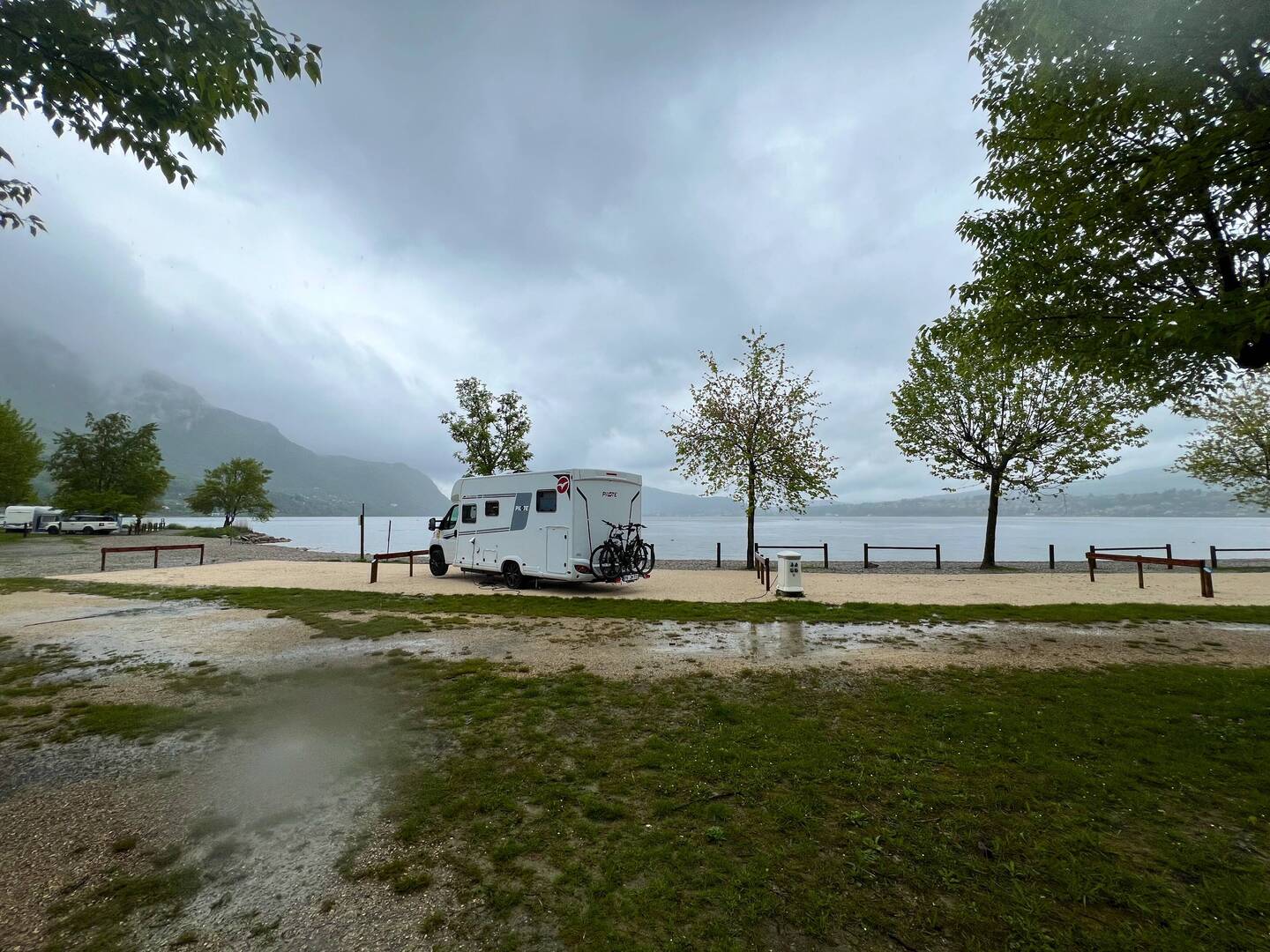 ... auch schön, tiefhängende Wolken verleihen dem See eine melancholische Stimmung