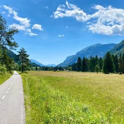 Radfahren in Bilderbuchkulisse