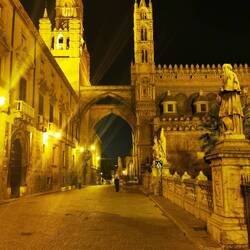 Kathedrale bei Nacht