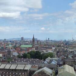 Schöner Ausblick aus der Gravity Bar über die Stadt