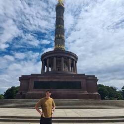 Victory monument (siegessaule)