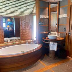 Badwanne bruchts eigetli nöd, will mer direkt vom Bett is Meer gumpe chan 🤗