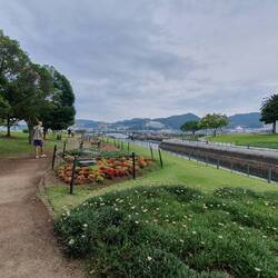 Japanisch, praktisch, gut gepflegt.