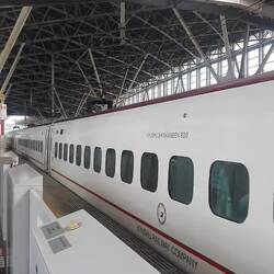 Weiter geht's mit dem Shinkansen nach Osaka.