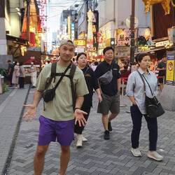 Auch im modernen Japan hängen goldene Tiere herum (Dotonbori).