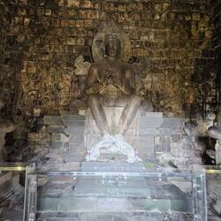 Buddha im Candi Meduth