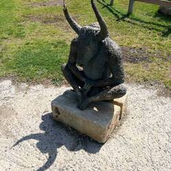 Einen meditierenden Stier haben wir vorher auch noch nie gesehen!