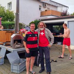 Spontane Einladung von Marco zu privatem Public Viewing mit Whirlpool!🤣