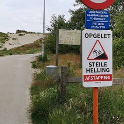 Die Belgier haben Humor. Warum haben wir nicht so coole Schilder?