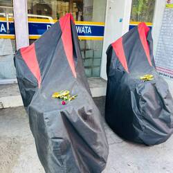 Auch auf den Mopeds Opfergaben 😇