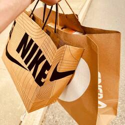 Kurzer Stop im Outlet-Center