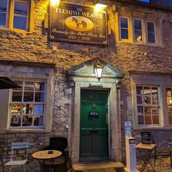 The Flemish Weaver pub by night