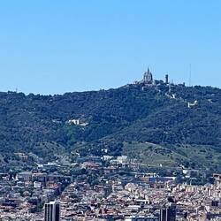 Mont Tibidabo mit Fernsehturm Kirche