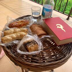 Frühstück auf dem Balkon