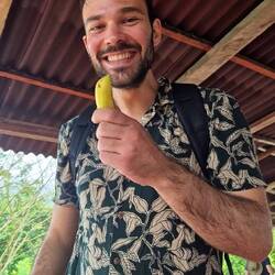 Manu im Bananenparadies 😍
