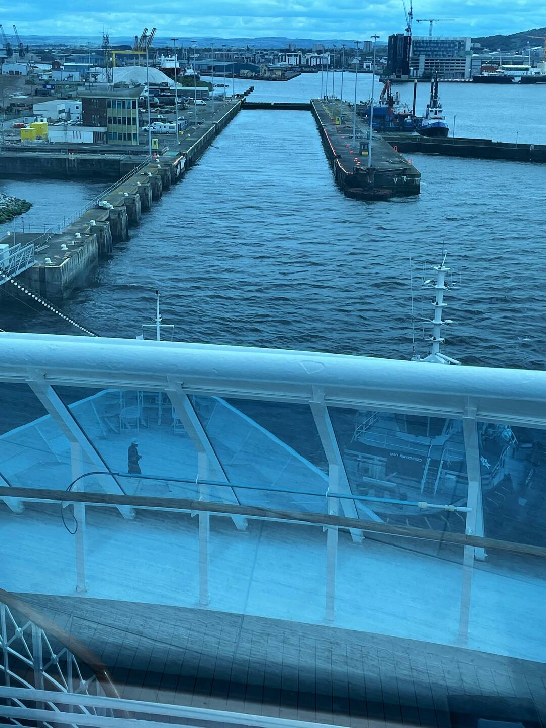 Entering the loch.
