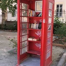 Biblioteca-cabina: ne trovo sempre di più!