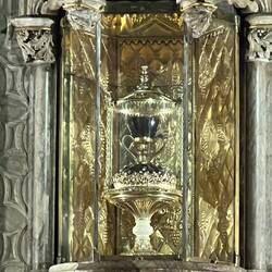 Das soll der "Heilige Gral" sein.