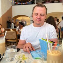 Erstmal Kaffee im neuen Lieblingscafé