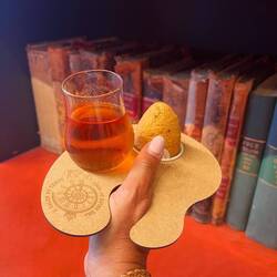 Portwein und Pastel de Bacalhau