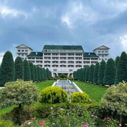 Hotel Riverside in Qabala