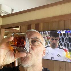 aber guet gits uf Bora Bora scho vor de Zwölfe Alkohol 🫣