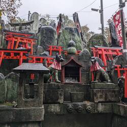 Immer wieder findet man kleine Schreine am Wegesrand