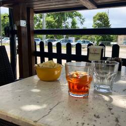 Nachem Zmorge mit em Velo go entdecke. Aperitivo im Nachberdorf Sistiana