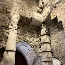 Erbaut auf Überresten eines Forum Romano