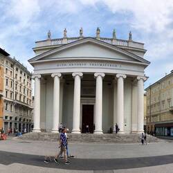 Baustile: Links Italia, rechts Österreich