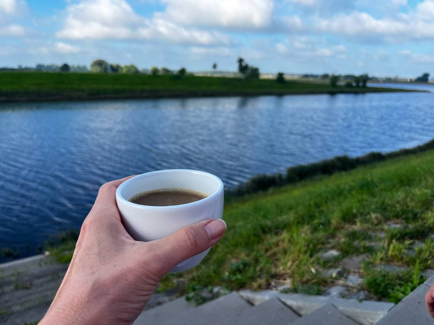 Kaffee am Elbufer