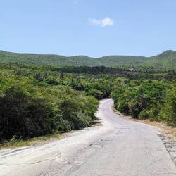 Die einzige Hauptstraße im Norden der Insel