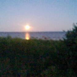 Vollmond gleich nach dem Sonnenuntergang