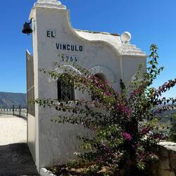 On our way our first Pueblos Blancos we stopped at an olive farm & learned about making olive oil.