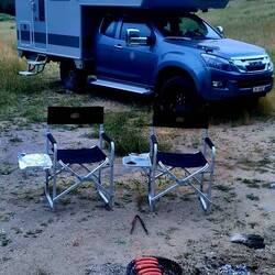 Stellplatz unterhalb der Strasse