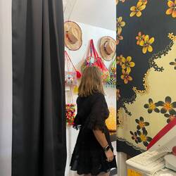 dänn simmer go Chleider probiere