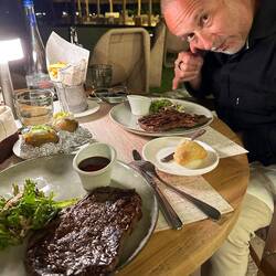 ... am beschte es git öppis feins z'esse 🤩🥩🤩