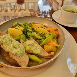 Grüne Sosse - die Spezialität in Frankfurt, hier mit Tafelspitz!