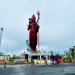 Shiva Statue (35m hoch)