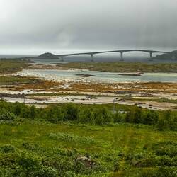 Blich vom Campingplatz auf die Brücke nach Gimsøy