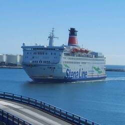 Da kommt unsere Fähre, wir fahren circa 3,5 h