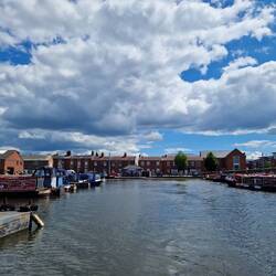 Exiting Stourport basin after getting fuel and water