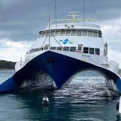 Mit em Speed-Katamaran direkt uf Venedig😳