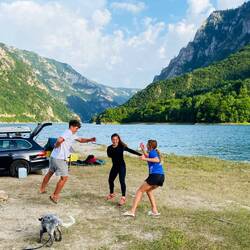 Kurz austoben, bevor es ins Bett geht 😅👍🏽