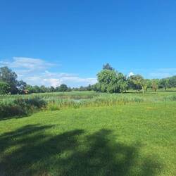 Gleich nebem dem Camping ein Park