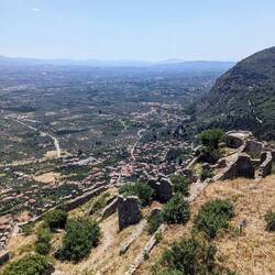 Mystras, mehrere Epochen an einem Hang.
