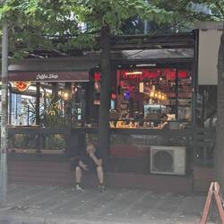 Lots of cute cafes